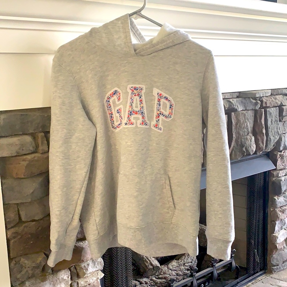 GAP sweat shirt